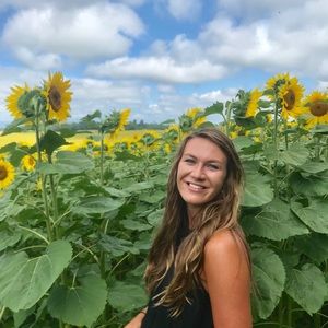 Meet your Posher, Alyssa